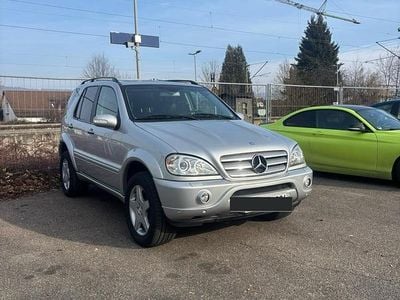 Silber Gebraucht 2001 Mercedes ML55 AMG AMG SUV | 18.950 €