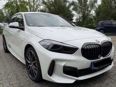 Gebraucht BMW 118 M Sport 136 PS (100 kW) 2023 Weiß Kleinwagen