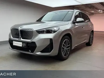Gebraucht BMW iX1 M Sport 225 kW (306 PS) 2025 Spacesilber metallic SUV