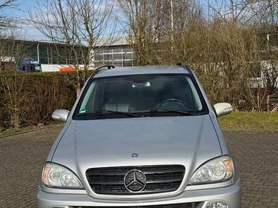 Second-hand Mercedes ML270 163 CP (119 kW) 2004 Argintiu SUV