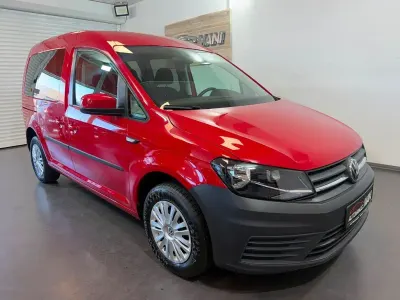 Gebraucht VW Caddy Trendline 102 PS (75 kW) 2020 Rot Van / Kleinbus