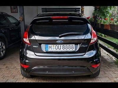 Gebraucht Ford Fiesta Celebration 101 PS (74 kW) 2016 Grau Kleinwagen