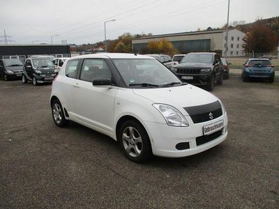 Weiß Gebraucht 2006 Suzuki Swift Limousine | 1.990 € (Etwas zu teuer)