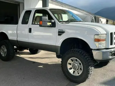 Gebraucht Ford V8 304 PS (223 kW) 2008 Weiß Pickup
