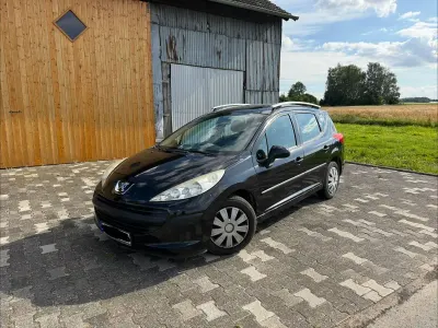Gebraucht Peugeot 207 Tendance 95 PS (69 kW) 2008 Schwarz Kombi