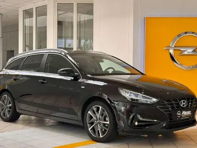 Gebraucht Hyundai i30 Prime 159 PS (116 kW) 2022 Phantom black / mic Kombi