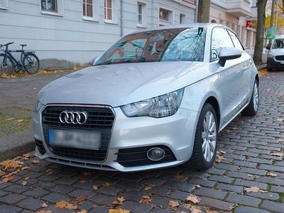 Gebraucht Audi A1 Ambition 86 PS (63 kW) 2012 Grau Kleinwagen