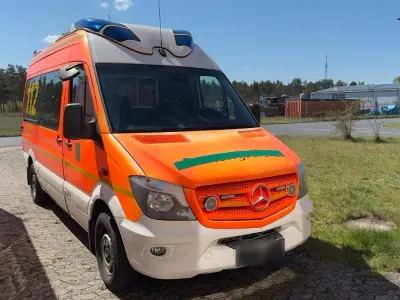 Gebraucht Mercedes 416 177 PS (130 kW) 2018 Weiß Van