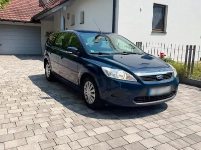 Gebraucht Ford Focus 109 PS (80 kW) 2011 Blau Kombi