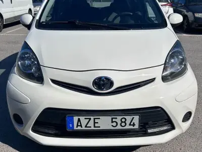 Brugt Toyota Aygo 68 HK (50 kW) 2013 Hvid Hatchback