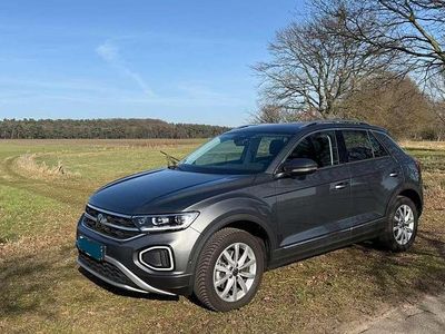 Gebraucht VW T-Roc Style 150 PS (110 kW) 2024 Grau SUV