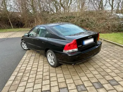 Usata Volvo S60 Kinetic 140 CV (102 kW) 2006 Nero Berlina