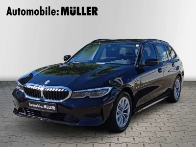 Gebraucht BMW 320 163 PS (119 kW) 2022 Schwarz Kombi