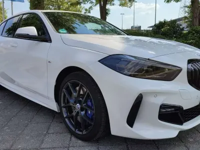 Gebraucht BMW 120 M Sport 178 PS (130 kW) 2022 Weiß Limousine