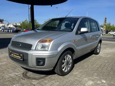 Gebraucht Ford Fusion Style 80 PS (58 kW) 2010 Silber Kleinwagen