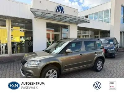 Gebraucht Skoda Yeti Active 110 PS (80 kW) 2015 Dschungelgrün metallic SUV