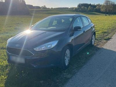 Gebraucht Ford Focus 85 PS (62 kW) 2018 Blau Limousine