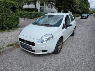 Gebraucht Fiat Punto 69 PS (50 kW) 2013 Weiß Kleinwagen