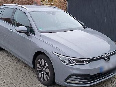 Gebraucht VW Golf VIII Move 110 PS (80 kW) 2023 Grau Kombi