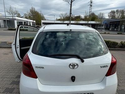 Gebraucht Toyota Yaris 69 PS (50 kW) 2008 Weiß Kleinwagen