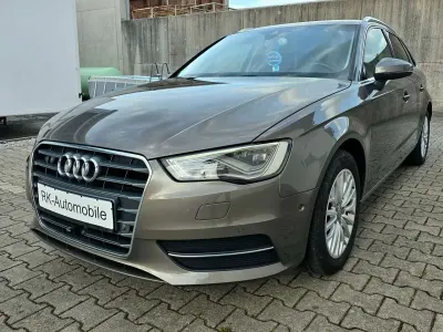 Gebraucht Audi A3 Ambiente 122 PS (89 kW) 2013 Dakotagrau Limousine