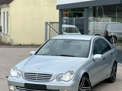 Gebraucht Mercedes C220 150 PS (110 kW) 2006 Silber Limousine