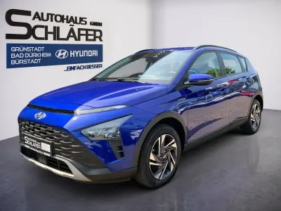 Gebraucht Hyundai Bayon Trend 101 PS (74 kW) 2023 Intense blue / mic SUV