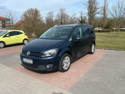 Gebraucht VW Touran Life 105 PS (77 kW) 2013 Blau Van / Kleinbus