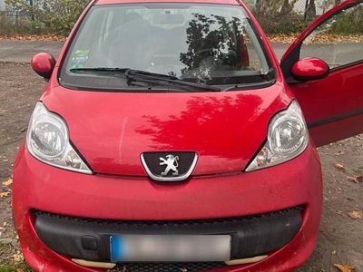 Second-hand Peugeot 107 68 CP (50 kW) 2007 Roșu Hatchback