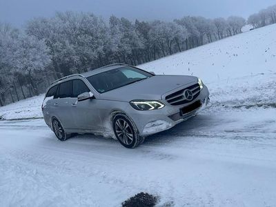 Silber Gebraucht 2013 Mercedes E300 Kombi | 17.899 €
