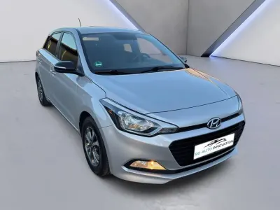 Gebraucht Hyundai i20 Passion 84 PS (61 kW) 2018 Grau Limousine