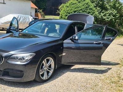 Second-hand BMW 730 M Sport 258 CP (189 kW) 2014 Negru Berlinǎ