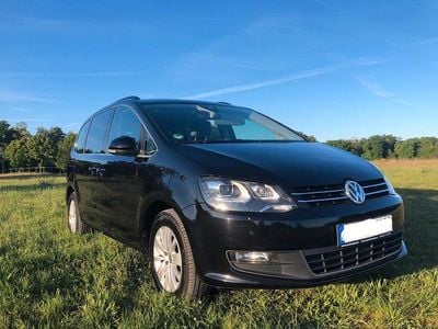 Schwarz Gebraucht 2017 VW Sharan Comfortline Van / Kleinbus | 17.900 € (Etwas zu teuer)