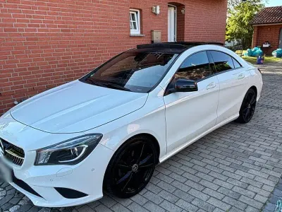 Gebraucht Mercedes CLA220 177 PS (130 kW) 2014 Weiß Limousine