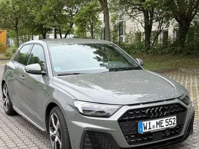 Gebraucht Audi A1 S-Line 150 PS (110 kW) 2025 Grau SUV
