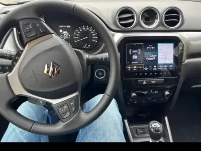 Gebraucht Suzuki Vitara 129 PS (94 kW) 2025 Schwarz SUV