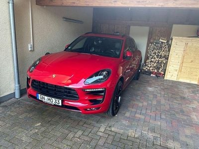 Rot Gebraucht 2016 Porsche Macan GTS SUV | 35.500 €