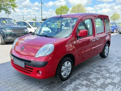 Używany Renault Kangoo Happy Family 106 KM (77 kW) 2012 Czerwony Minivan