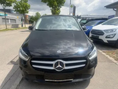 Gebraucht Mercedes B180 116 PS (85 kW) 2020 Schwarz Van / Kleinbus