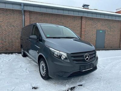 Grau Gebraucht 2019 Mercedes Vito Van | 15.699 €