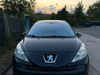 Gebraucht Peugeot 207 109 PS (80 kW) 2007 Schwarz Kleinwagen