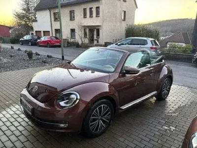 Gebraucht VW Beetle Allstar 105 PS (77 kW) 2016 Braun Kleinwagen