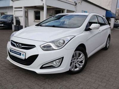 Creamy white Gebraucht 2015 Hyundai i40 Edition Kombi | 10.980 € (Teuer)