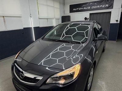 Usata Opel Astra Edition 116 CV (85 kW) 2010 Grigio Berlina