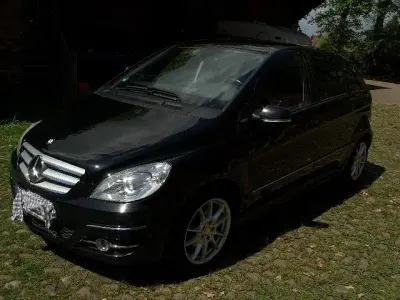 Gebraucht Mercedes B180 116 PS (85 kW) 2011 Schwarz Van / Kleinbus