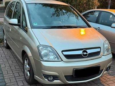 Begagnad Opel Meriva 90 HK (66 kW) 2008 Beige Minibuss