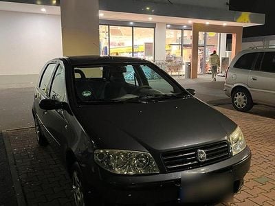 Schwarz Gebraucht 2005 Fiat Punto Kleinwagen | 1.499 € (Fairer Preis)
