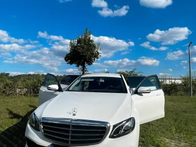 Usado Mercedes E220 194 CV (142 kW) 2017 Blanco Familiar