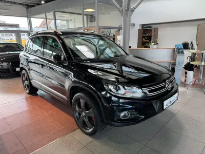 Gebraucht VW Tiguan Style 179 PS (131 kW) 2011 Deep black perleffekt SUV