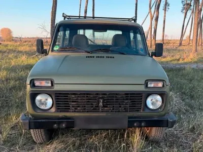 Usata Lada niva 86 CV (63 kW) 2002 Verde SUV